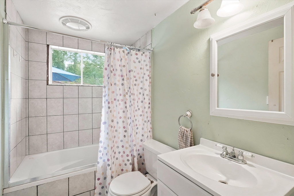 15 Burdett Road Lynn, MA 01904 - Photo 15 of 40