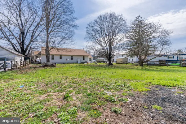 $244,900 | 11578 Blue Gray Trail, Brandywine, WV 26802