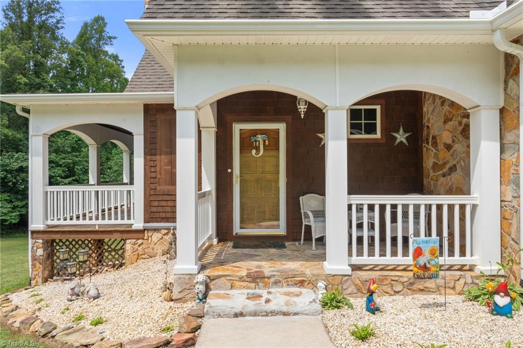 5752 Davis Road Walkertown, NC 27051 - Photo 8 of 50 Gallery Image 8