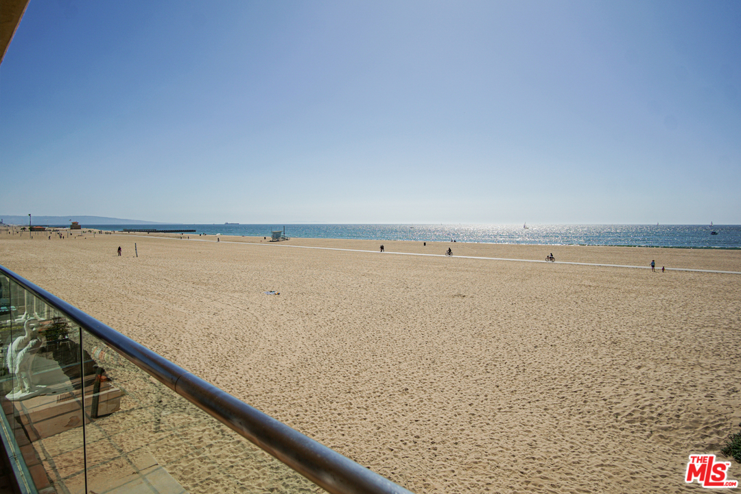 6309 Ocean Front Walk, Unit 201 Playa del Rey, CA 90293 - Photo 5 of 24