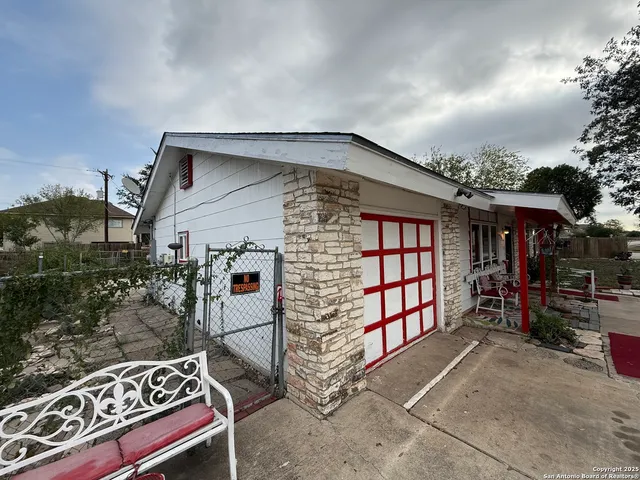 a view of outdoor space