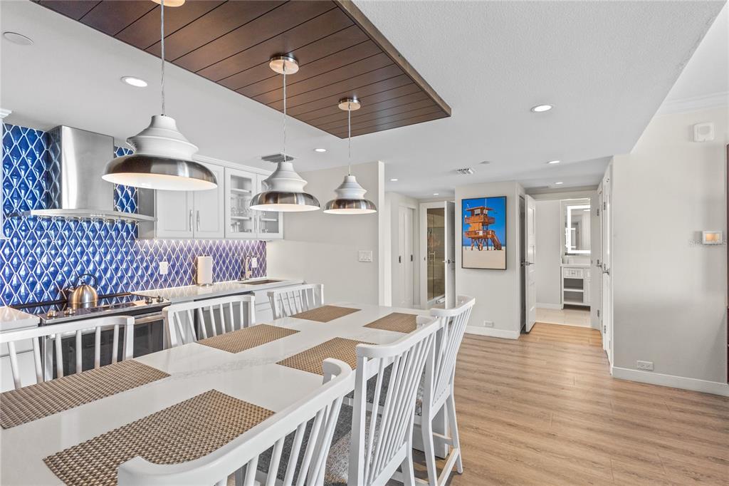 230 Sands Point Road, Unit 3703 Longboat Key, FL 34228 - Photo 11 of 40 Gallery Image 11