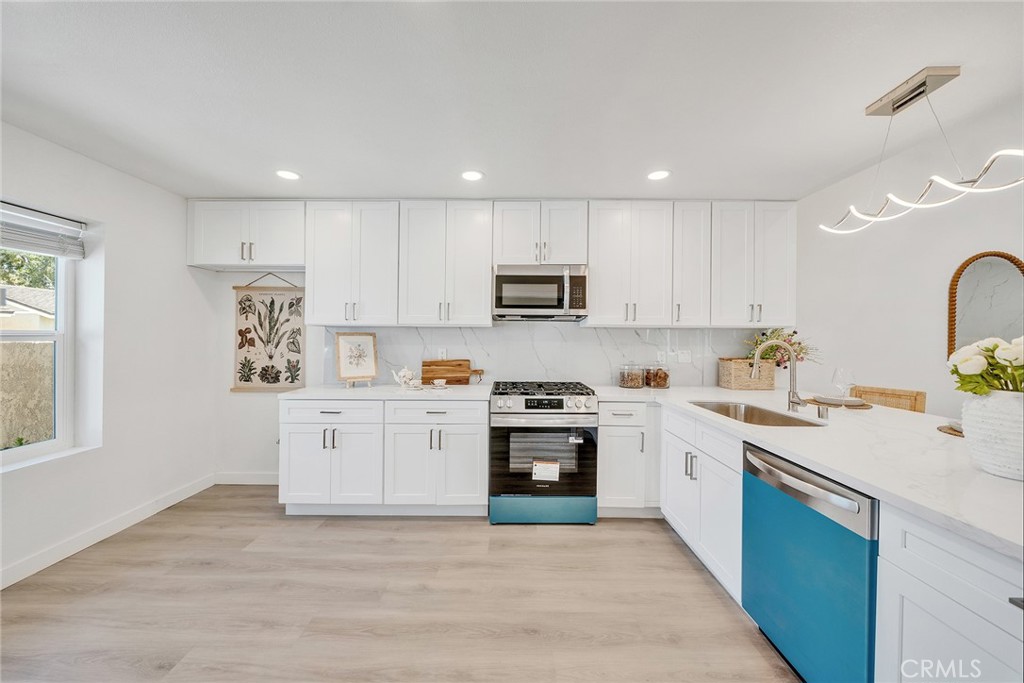 12 Primrose Irvine, CA 92604 - Photo 7 of 75