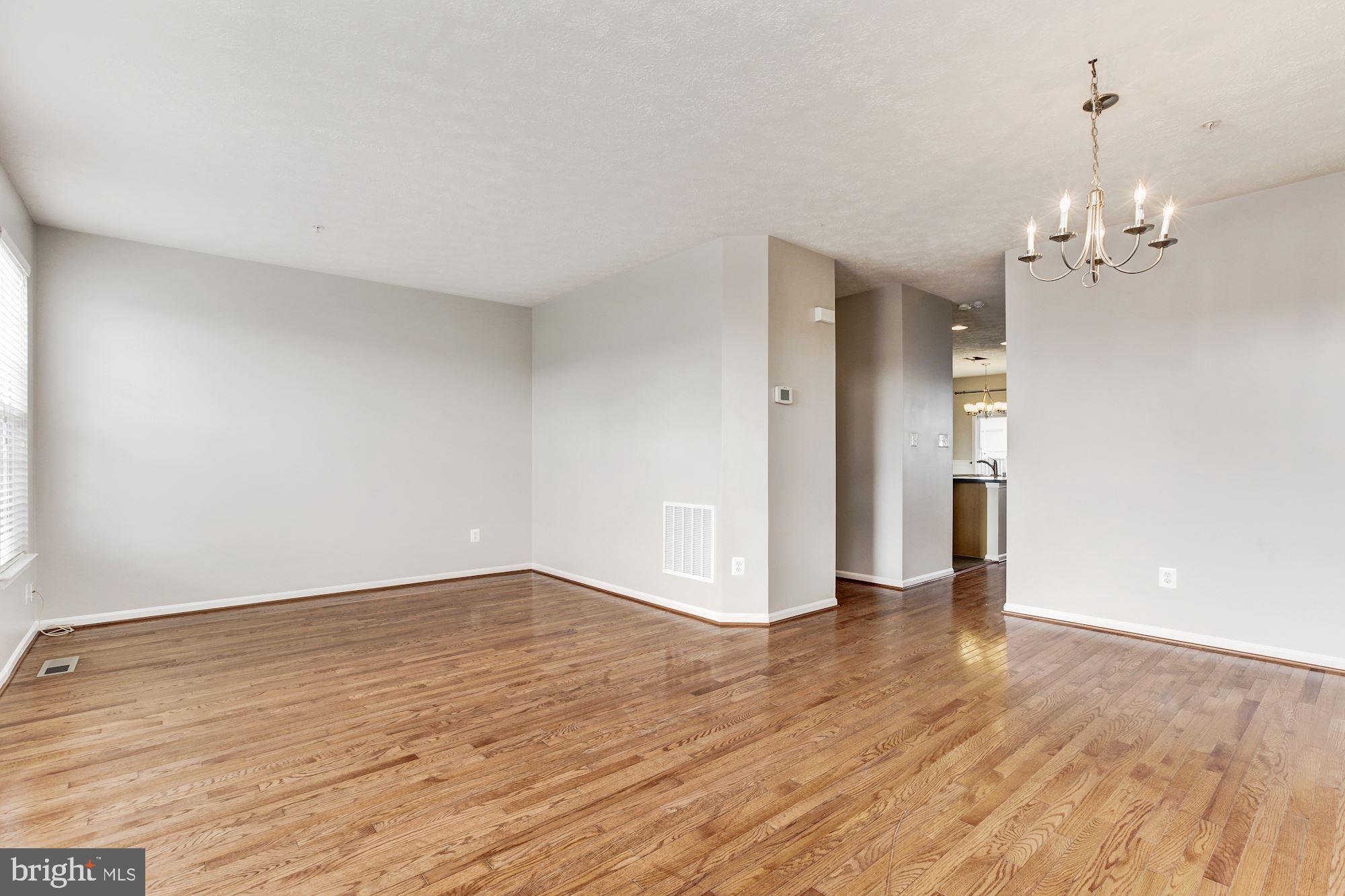 9709 Langley Road Baltimore, MD 21220 - Photo 2 of 31 Living Room