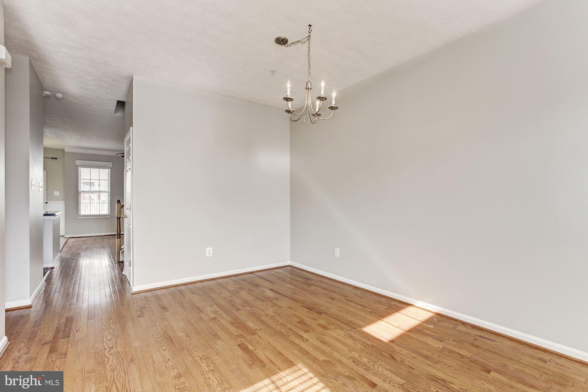 9709 Langley Road Baltimore, MD 21220 - Photo 5 of 31 Living Room