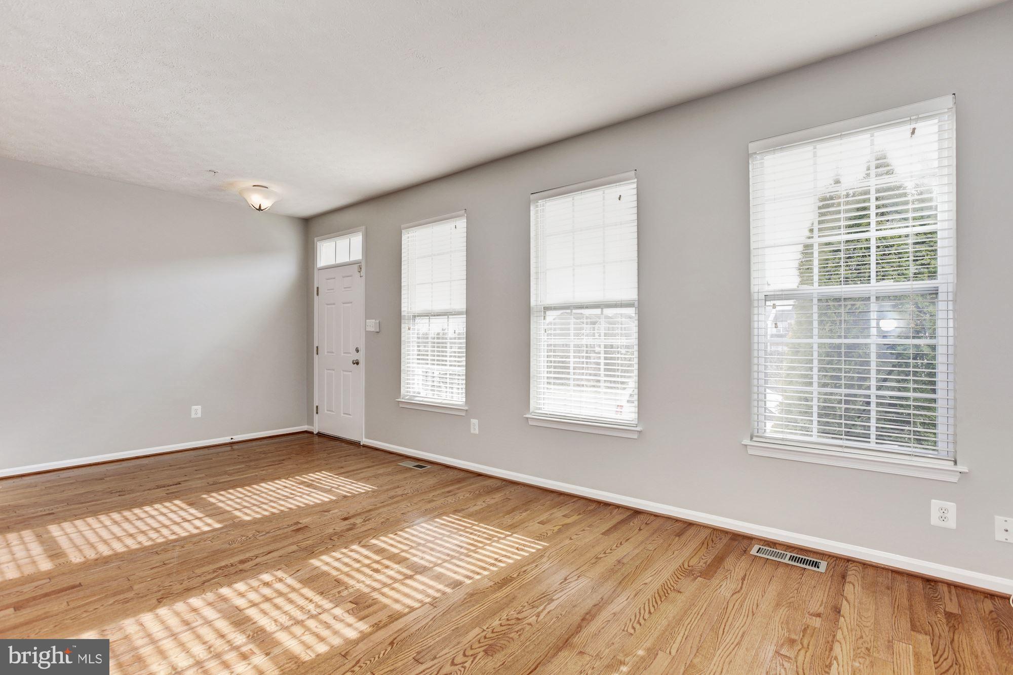 9709 Langley Road Baltimore, MD 21220 - Photo 6 of 31 Living Room