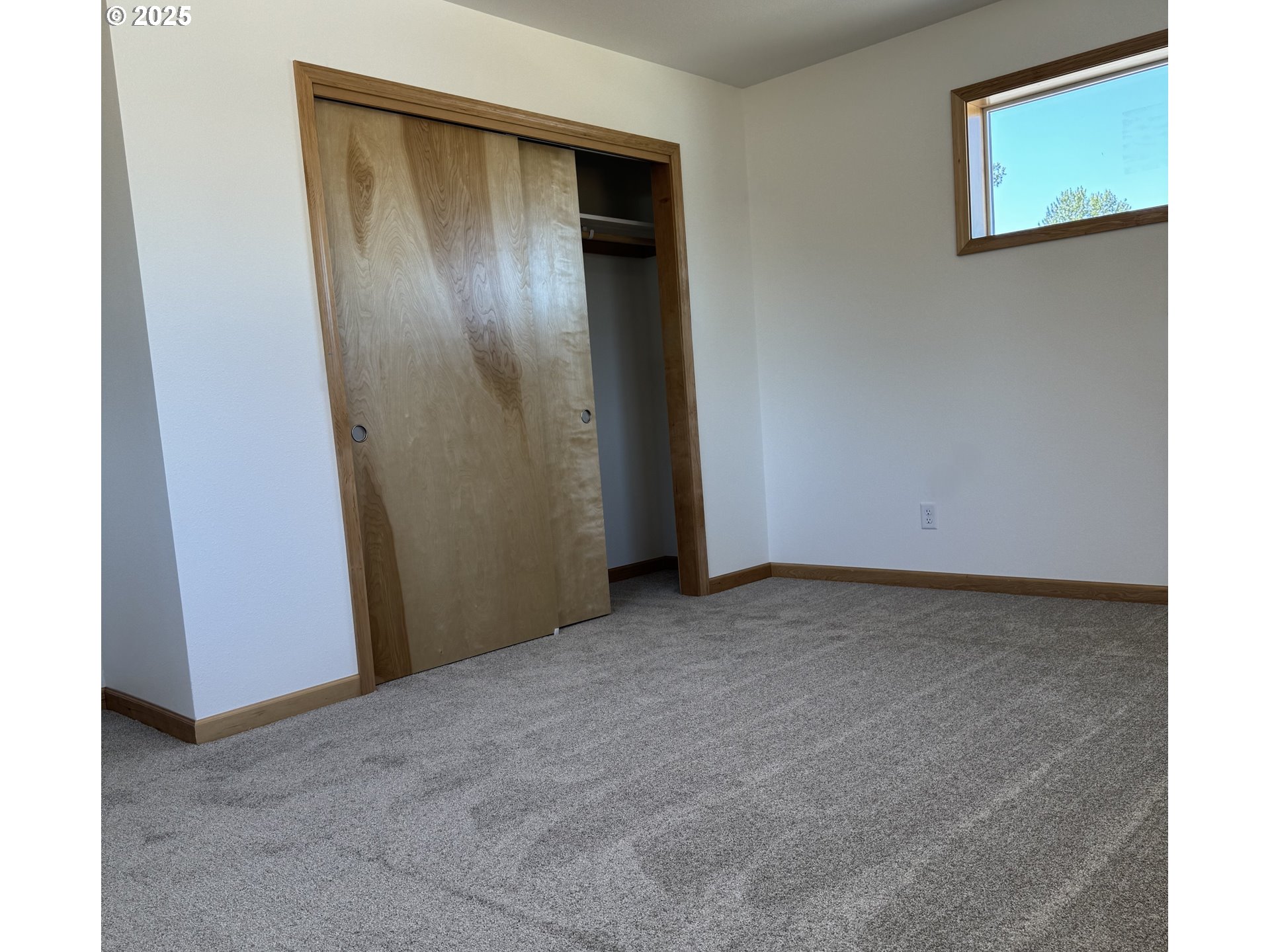 735 ST Charles Street Eugene, OR 97402 - Photo 13 of 30 a view of an empty room