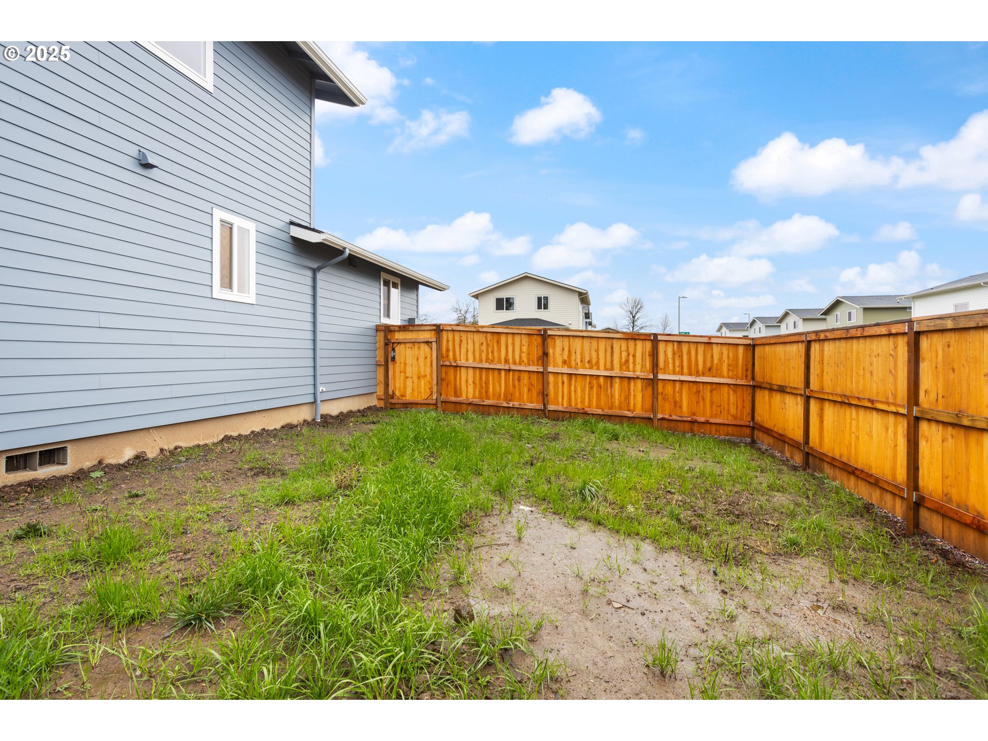 735 ST Charles Street Eugene, OR 97402 - Photo 24 of 30 a view of a backyard