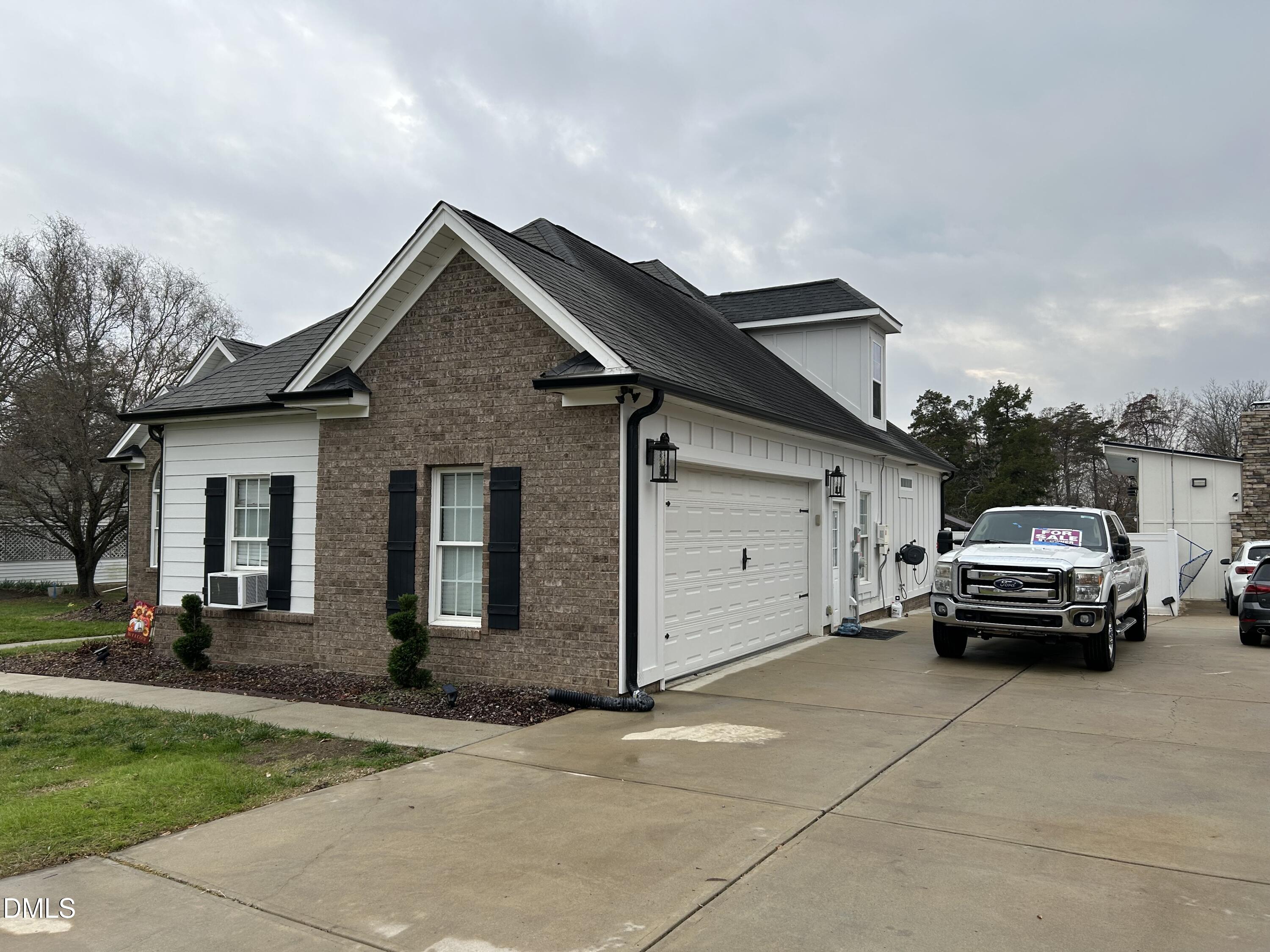 1805 South Main Street Graham, NC 27253 - Photo 4 of 47 House