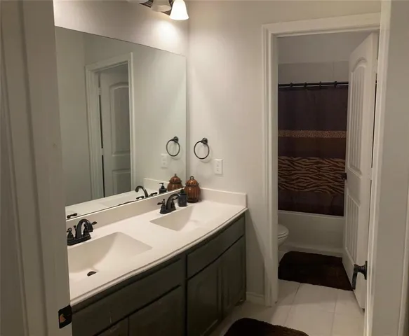 $2,900 | 1566 Country Crest Drive, Waxahachie, TX 75165