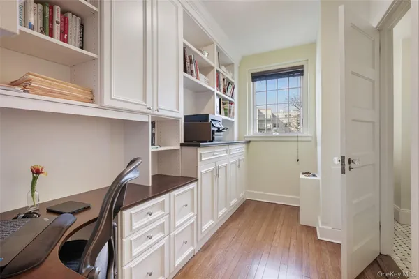 $1,595,000 | 1 Rivermere, Unit 5A, Bronxville, NY 10708