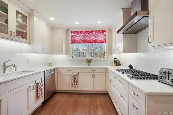 $1,595,000 | 1 Rivermere, Unit 5A, Bronxville, NY 10708