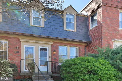 $375,000 | 1300 South Cleveland Street, Unit 364, Arlington, VA 22204