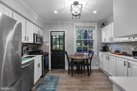 $375,000 | 1300 South Cleveland Street, Unit 364, Arlington, VA 22204