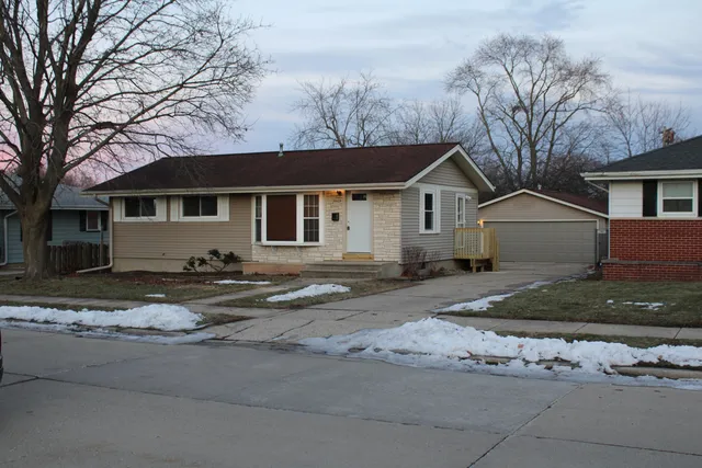 $279,900 | 5609 55th Avenue, Kenosha, WI 53144