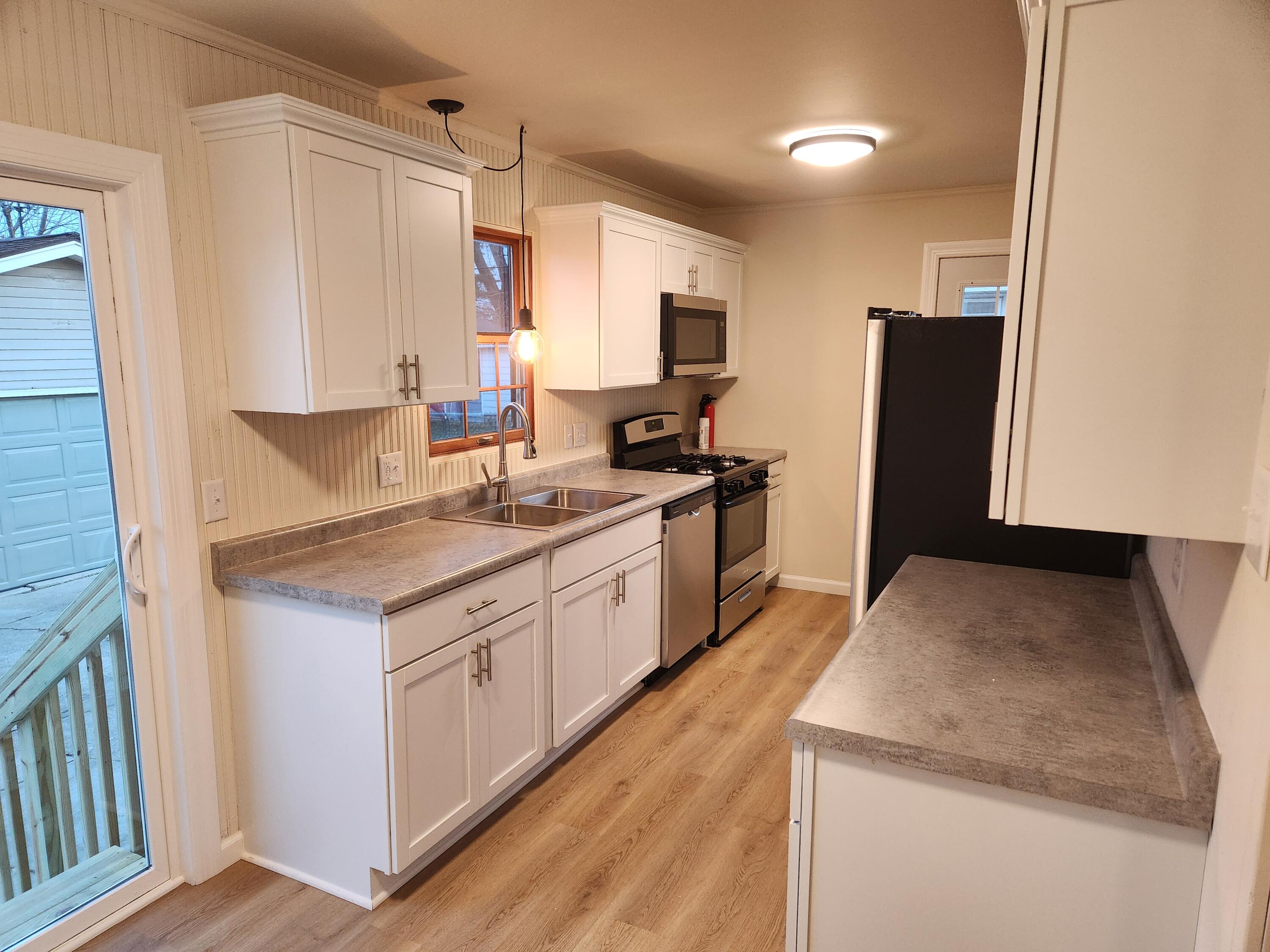 5609 55th Avenue Kenosha, WI 53144 - Photo 12 of 44 12) 66253-6947421691473