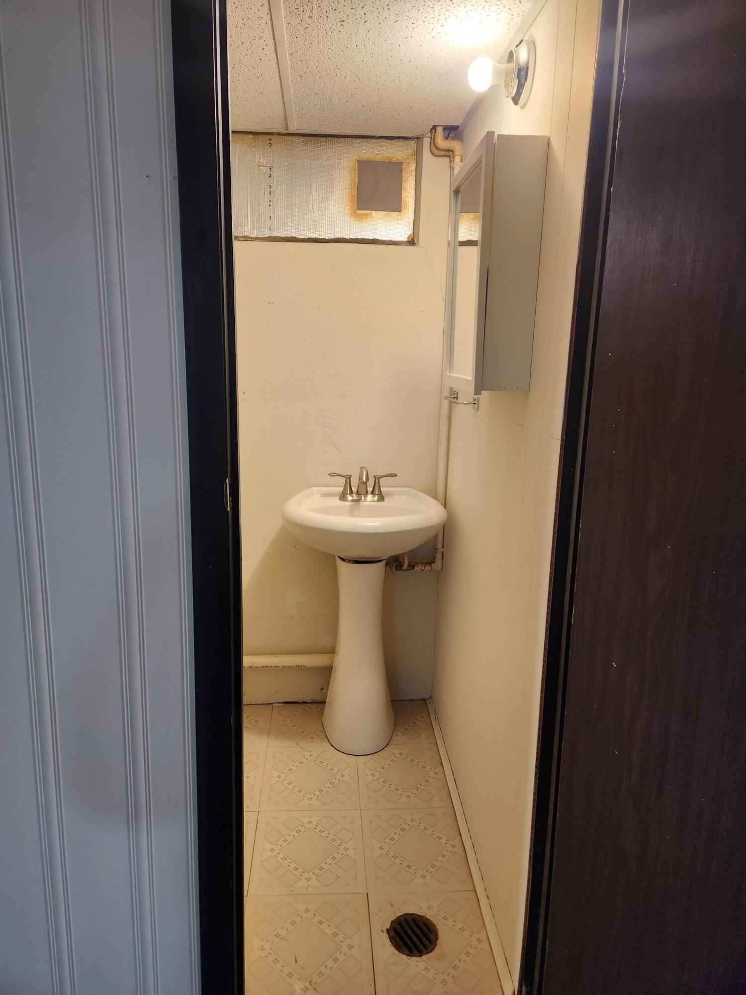 5609 55th Avenue Kenosha, WI 53144 - Photo 38 of 44 38) 66253-6947448dcc4ec