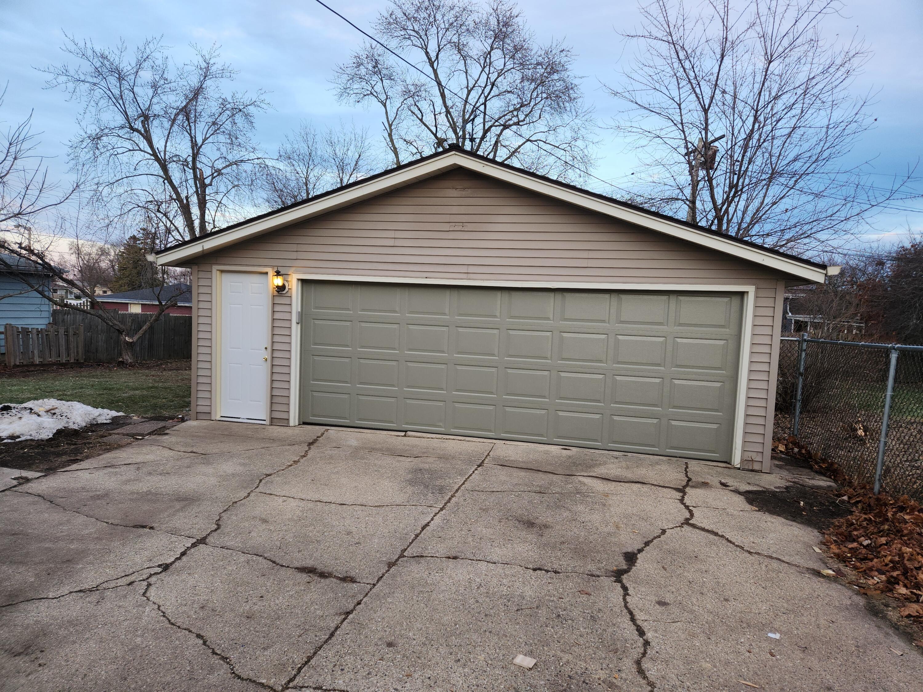 5609 55th Avenue Kenosha, WI 53144 - Photo 5 of 44 5) 66253-694741c4a22a8