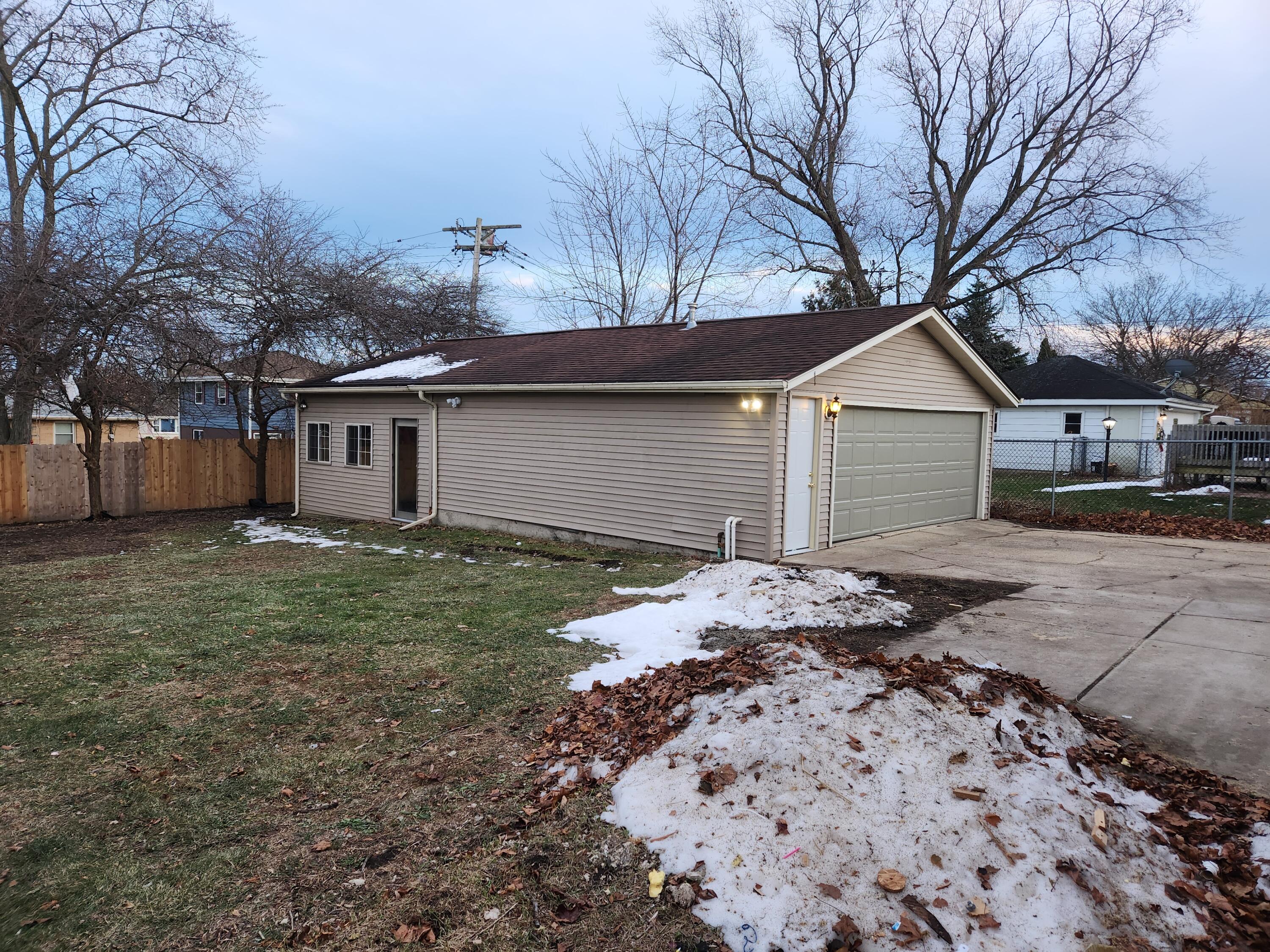 5609 55th Avenue Kenosha, WI 53144 - Photo 6 of 44 6) 66253-694741bc19aba