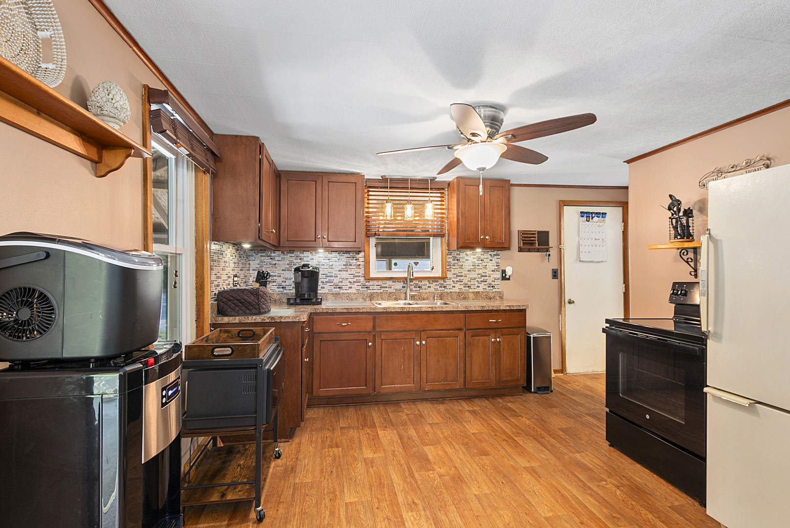 331 Old Hickory Road New Lenox, IL 60451 - Photo 8 of 32 Gallery Image 8