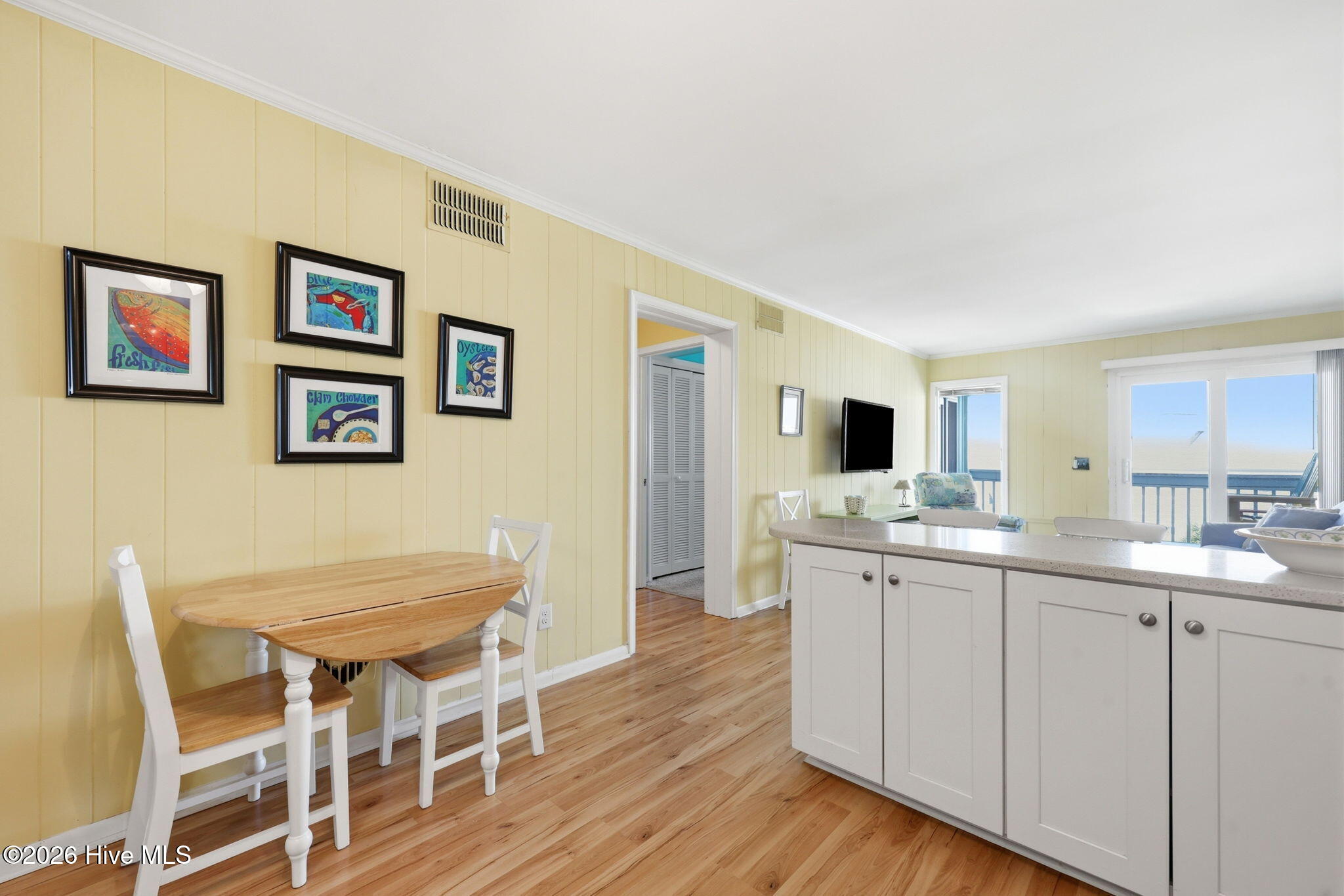 301 Commerce Way, Unit 358 Atlantic Beach, NC 28512 - Photo 10 of 28 table and counter seating
