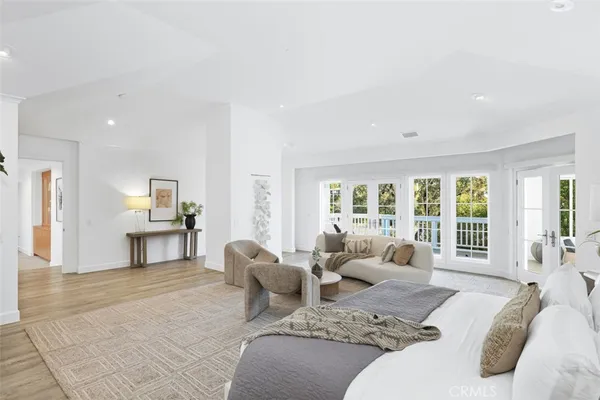$9,995,000 | 21 Lochmoor Lane, Newport Beach, CA 92660