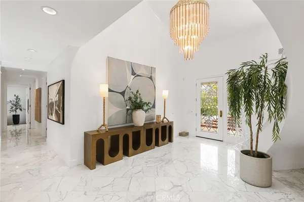 $9,995,000 | 21 Lochmoor Lane, Newport Beach, CA 92660