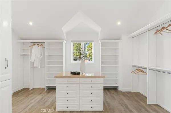 $9,995,000 | 21 Lochmoor Lane, Newport Beach, CA 92660