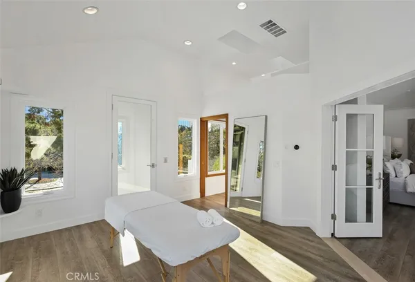 $9,995,000 | 21 Lochmoor Lane, Newport Beach, CA 92660