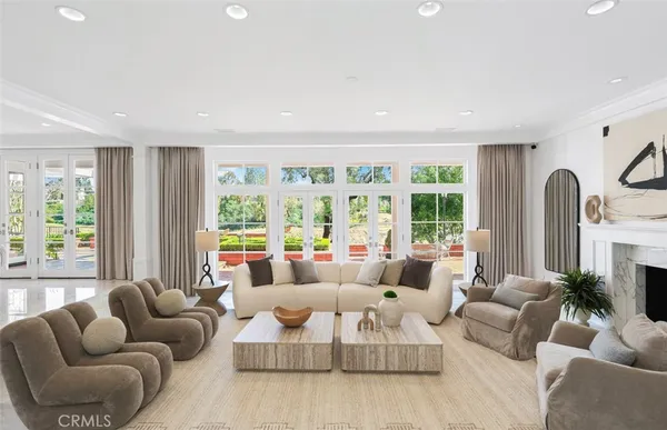 $9,995,000 | 21 Lochmoor Lane, Newport Beach, CA 92660