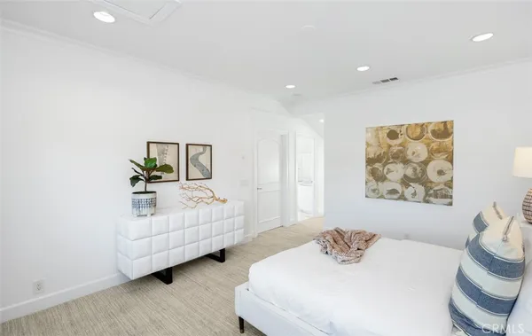 $9,995,000 | 21 Lochmoor Lane, Newport Beach, CA 92660