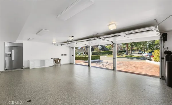 $9,995,000 | 21 Lochmoor Lane, Newport Beach, CA 92660