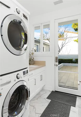 $9,995,000 | 21 Lochmoor Lane, Newport Beach, CA 92660