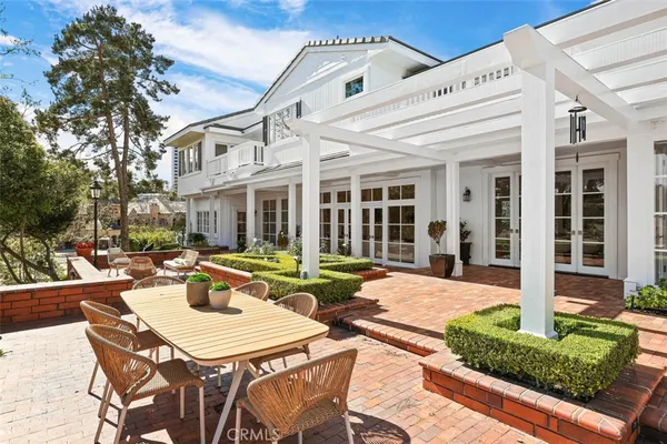 $9,995,000 | 21 Lochmoor Lane, Newport Beach, CA 92660