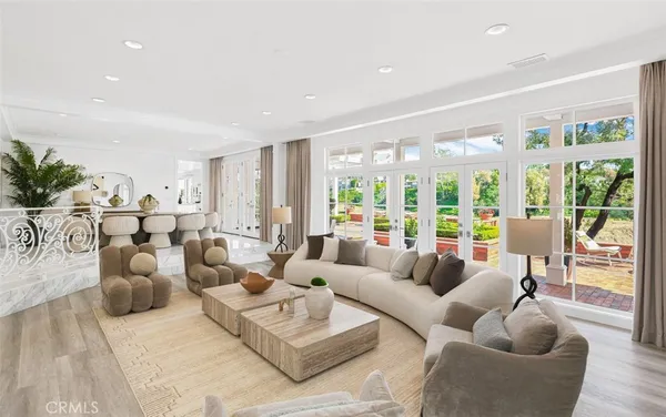 $9,995,000 | 21 Lochmoor Lane, Newport Beach, CA 92660
