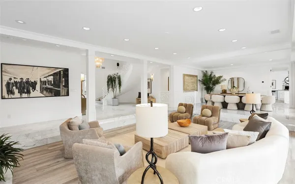 $9,995,000 | 21 Lochmoor Lane, Newport Beach, CA 92660