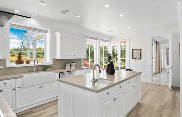 $9,995,000 | 21 Lochmoor Lane, Newport Beach, CA 92660