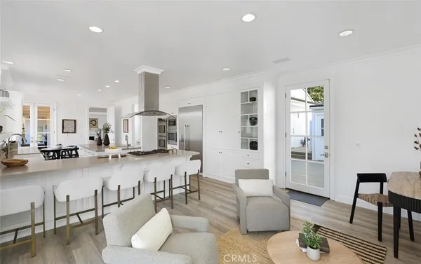 $9,995,000 | 21 Lochmoor Lane, Newport Beach, CA 92660