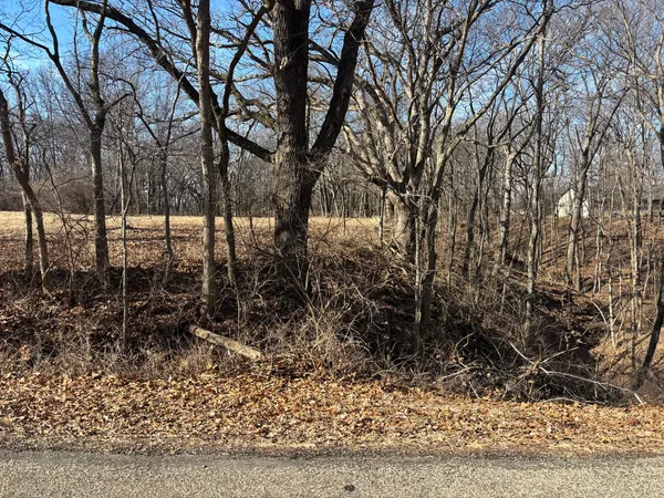 $3,800 | 595 Cardinal Drive, Varna, IL 61375