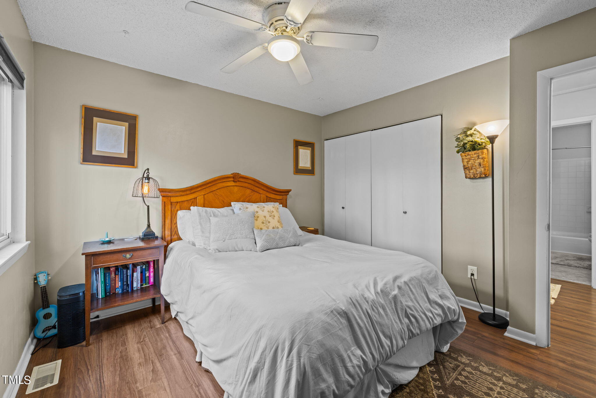 709 Godwin Court Raleigh, NC 27606 - Photo 18 of 31 26-web-or-mls-5Z8A9983
