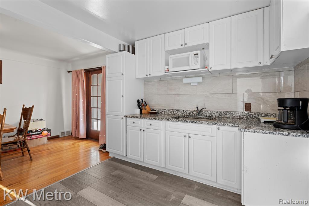 5500 Alter Road Detroit, MI 48224 - Photo 18 of 33