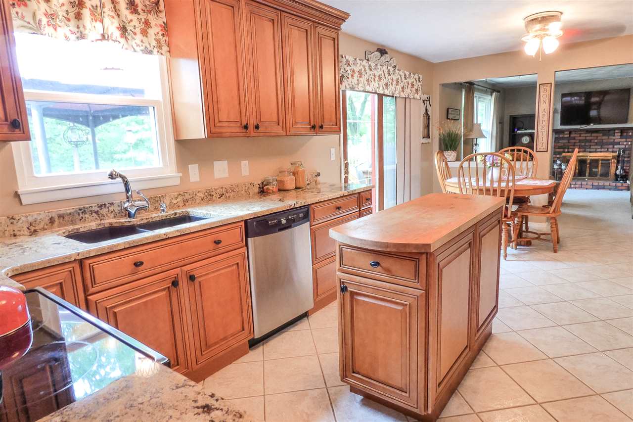 1609 Upper Spring Bay Road Metamora, IL 61548 - Photo 7 of 35
