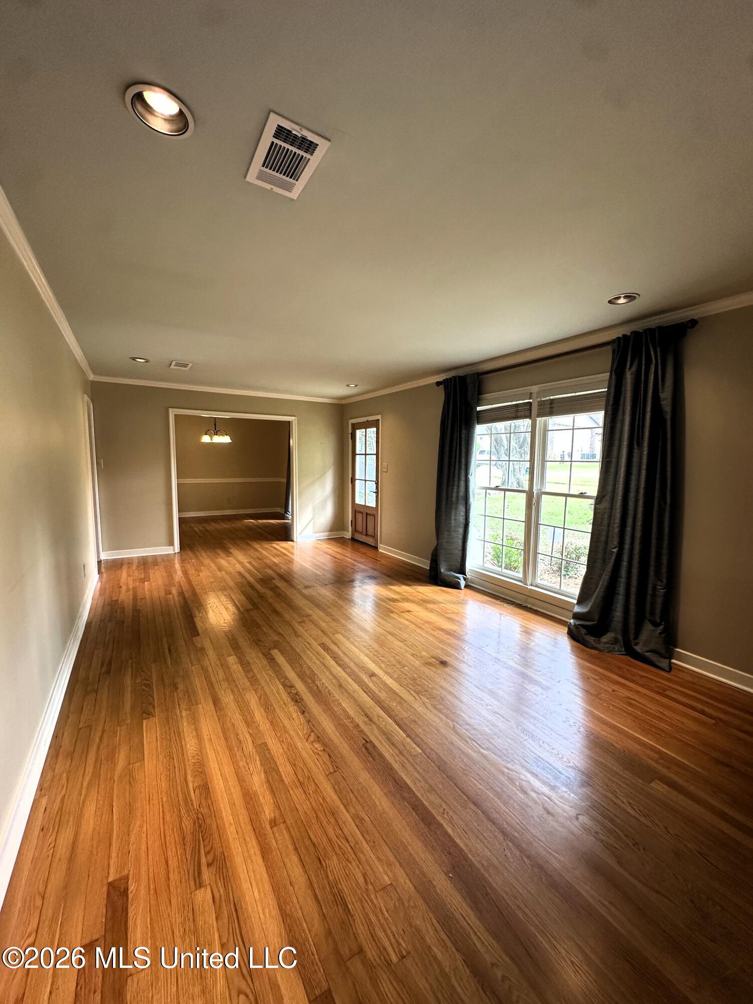 4233 Brussels Drive Jackson, MS 39211 - Photo 2 of 23 IMG_9824