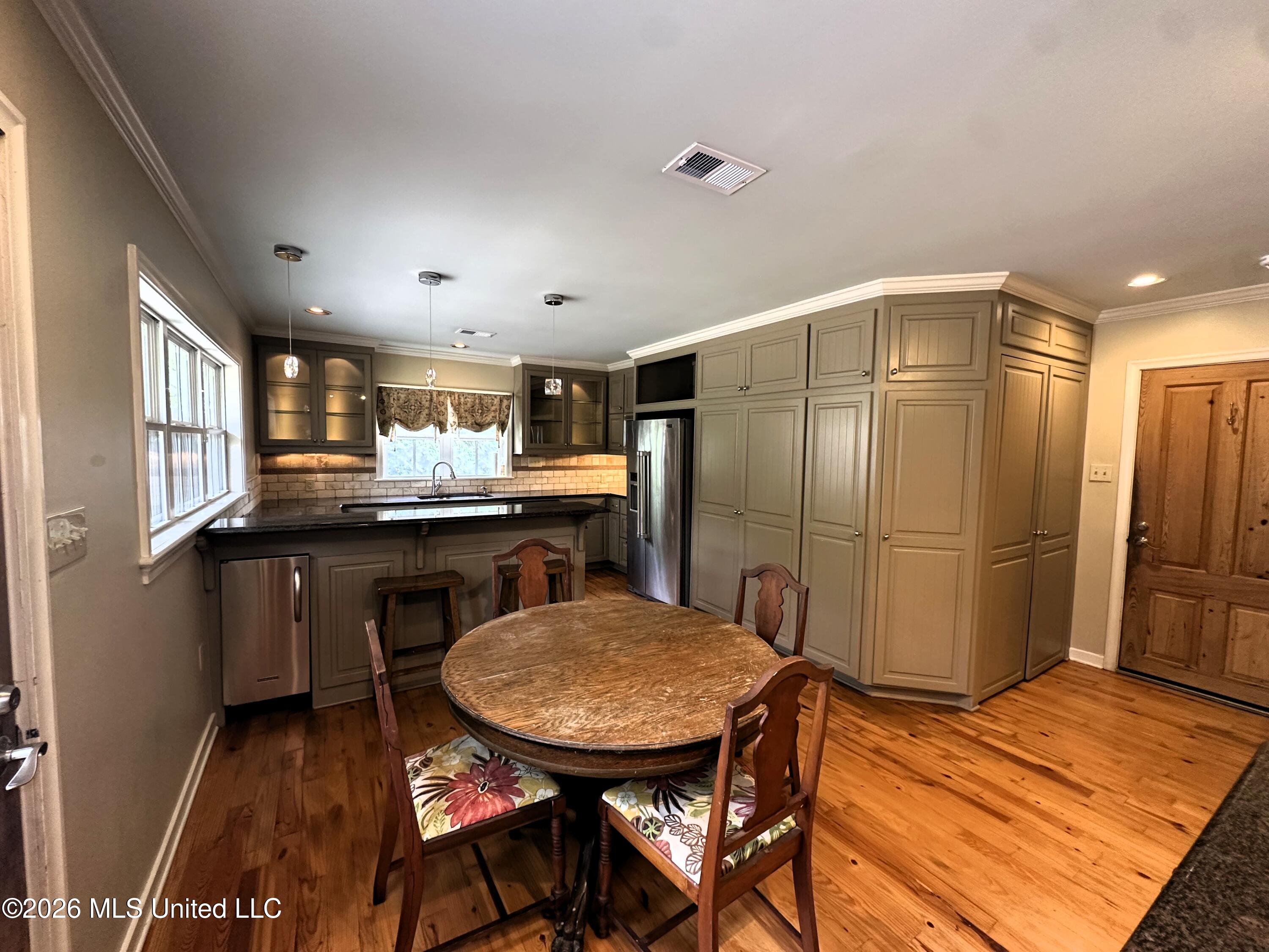 4233 Brussels Drive Jackson, MS 39211 - Photo 6 of 23 IMG_9814