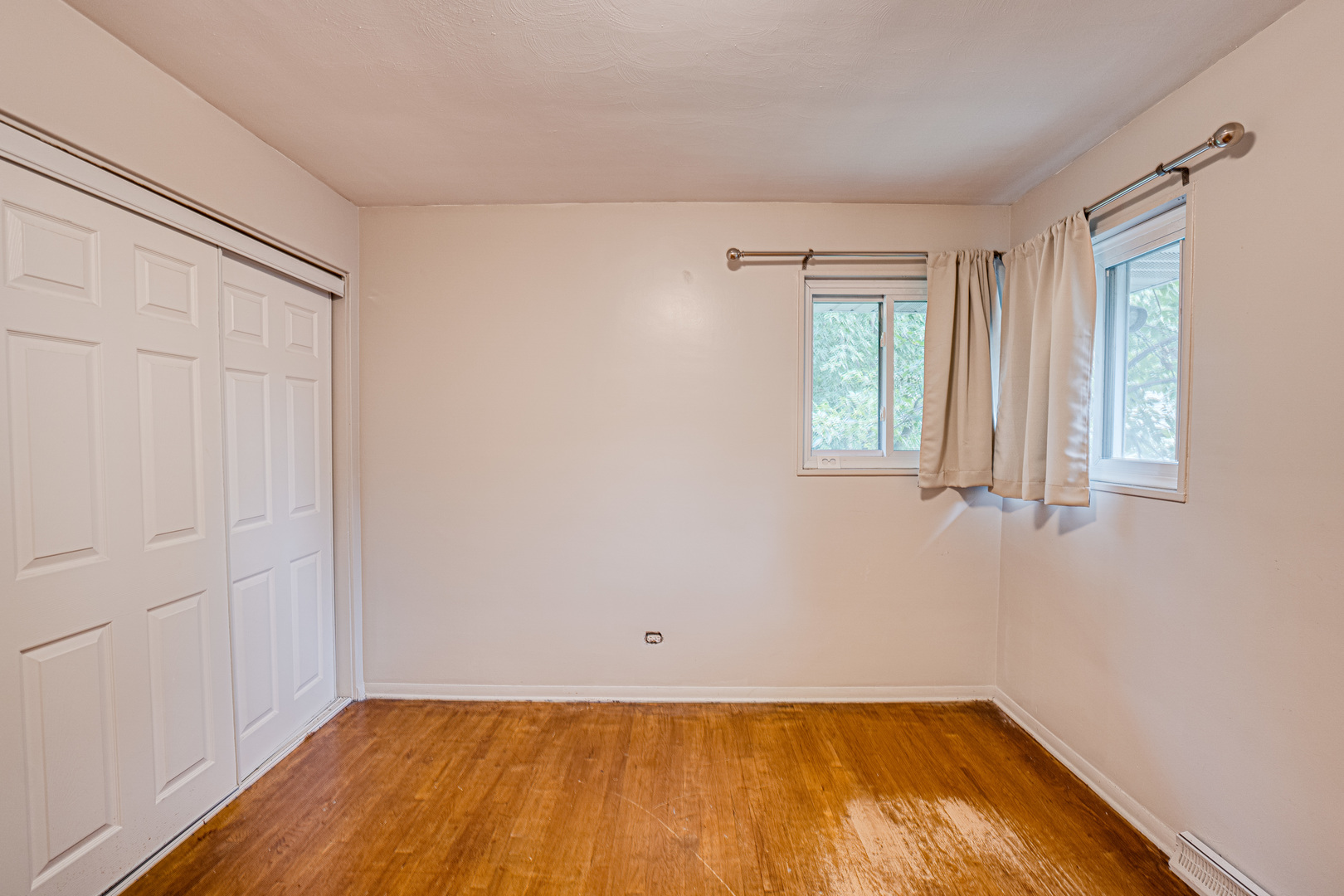 1127 Santa Rosa Avenue Wheaton, IL 60187 - Photo 15 of 31 Gallery Image 15