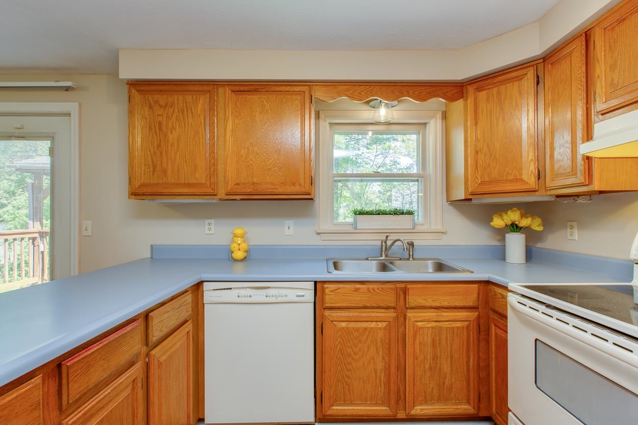 2 Irving Drive Concord, NH 03301 - Photo 8 of 32