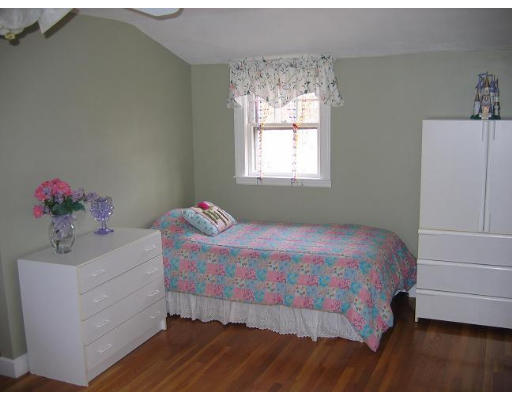 19 Oakvale Road Framingham, MA 01701 - Photo 5 of 16