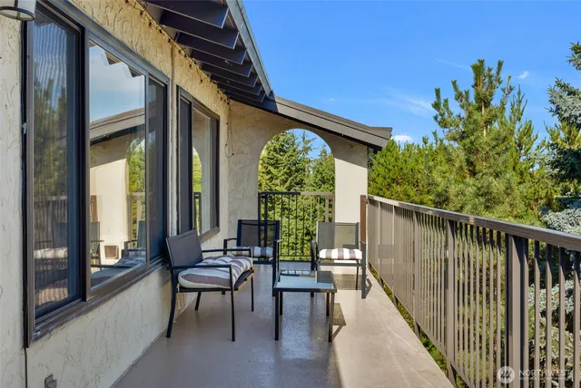 $390,000 | 17904 23rd Lane Northeast, Unit E301, Shoreline, WA 98155