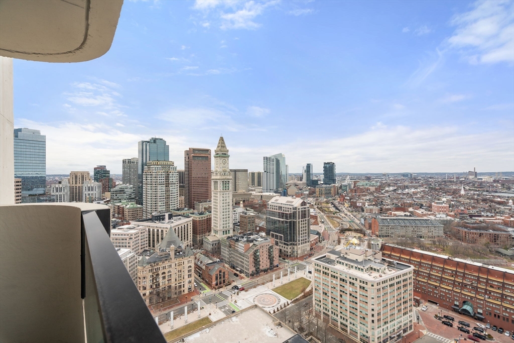 85 East India Row, Unit 36G Boston, MA 02110 - Photo 13 of 29 a view of a city
