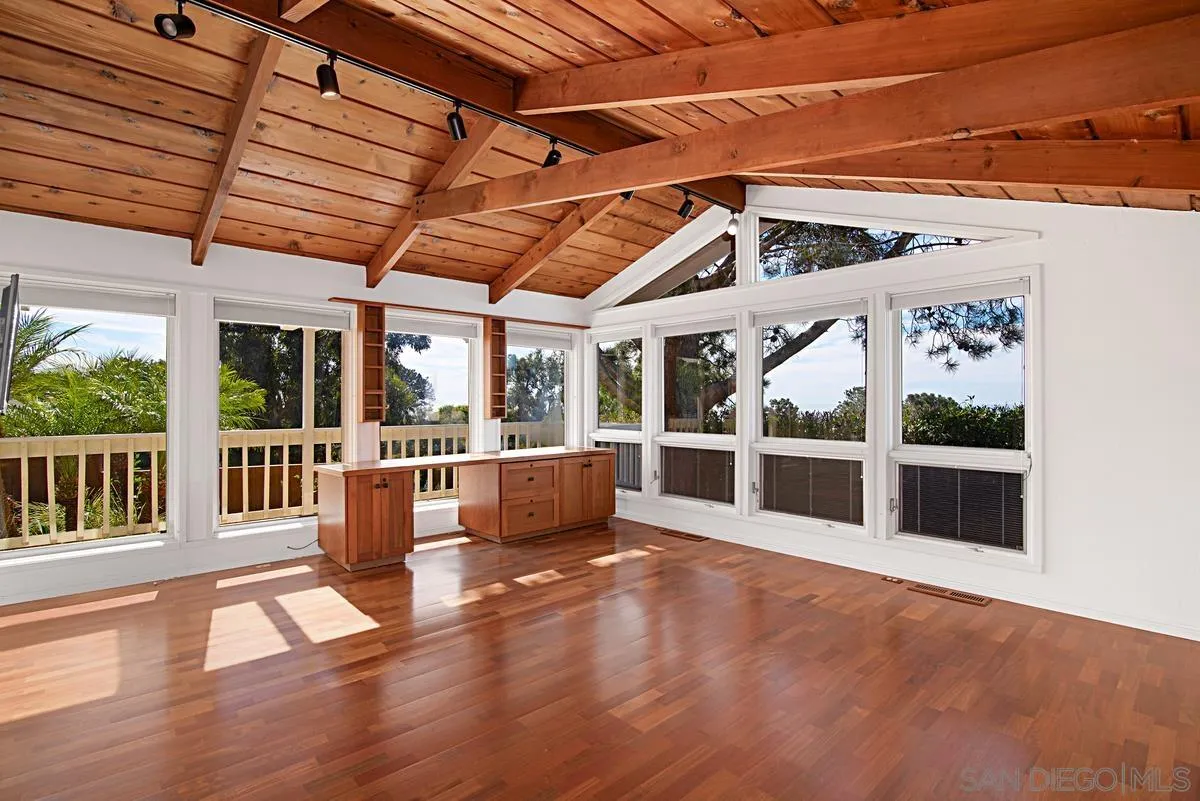 573 Amphitheatre Drive Del Mar, CA 92014 - Photo 18 of 42